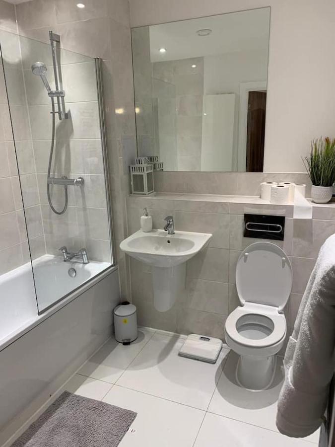 Lovely 1-Bed Serviced Apartment With Free Parking West Thurrock Ngoại thất bức ảnh
